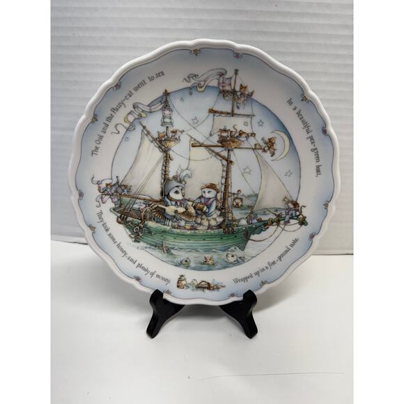 Royal Doulton “The Owl and The PussyCat” Collector Plate Bone China - Picture 2 of 10